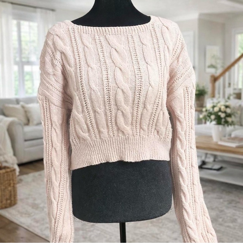 Cable Knit Cropped Sweater - Pale Pink